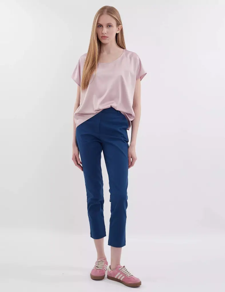 silk-top-luiza-powder-pink-2.webp