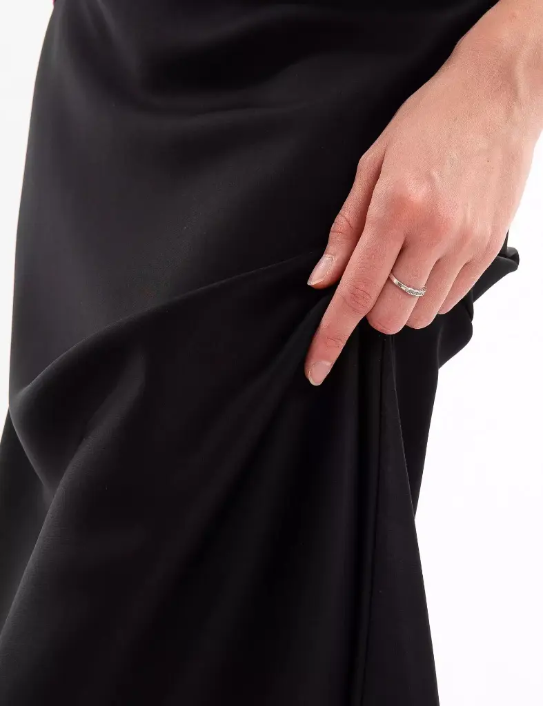 black-silk-maxi-skirt-7.webp