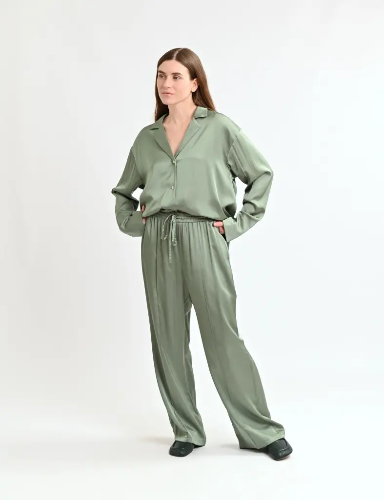 DOLLY-SILK-SET-OLIVE-5.webp