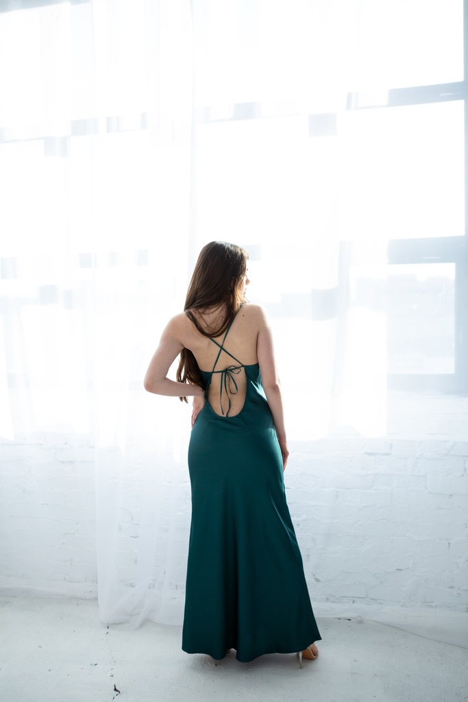 Зелена шовкова вечірня сукня "Дейзі" Максі з відкритою спиною