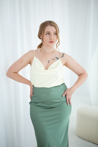 Шовковий молочний топ "Ірен"з вирізом горловини хомут